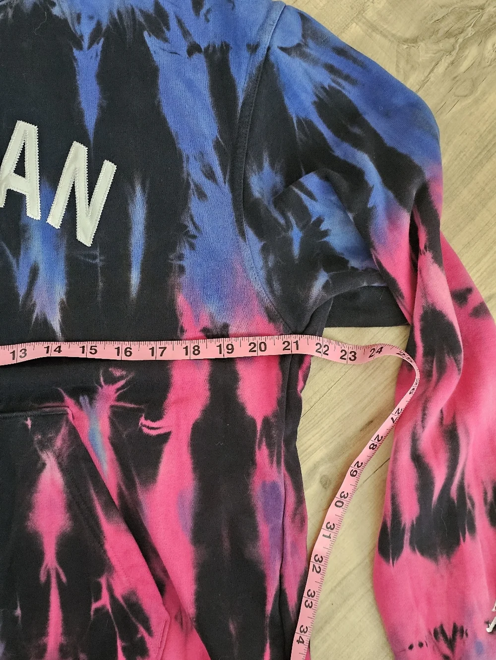Jordan Tie-Dye Pullover Hoodie in Blue, Dark Blue & Pink - Picture 4 of 8